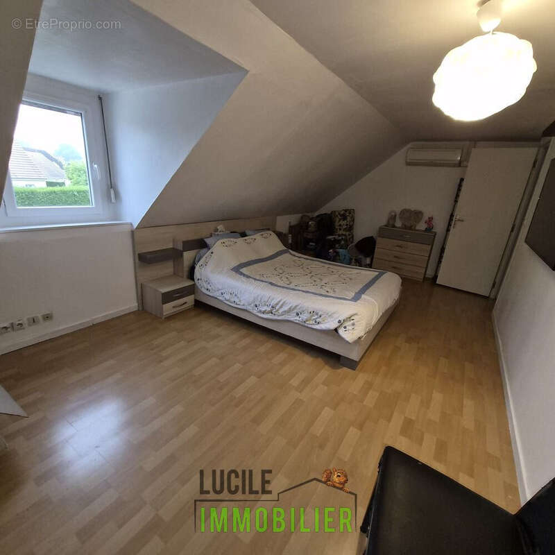 Maison familiale de 4 chambres 4 - Maison à NEUILLY-SOUS-CLERMONT