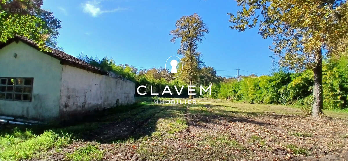 Terrain à SAINT-MARIENS