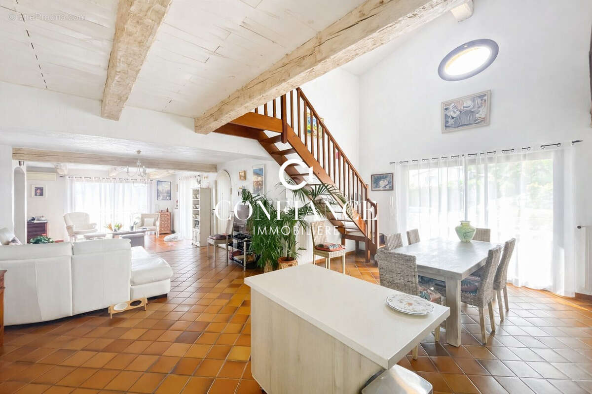 Maison à GATTIERES