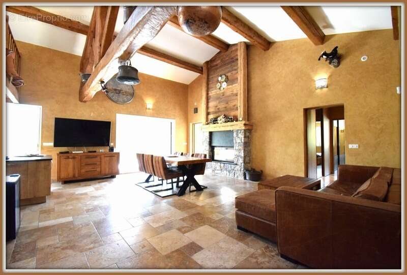 Propriete Peyroules Villa avec piscine intérieure dex hangars forte rentabilité - photo 6