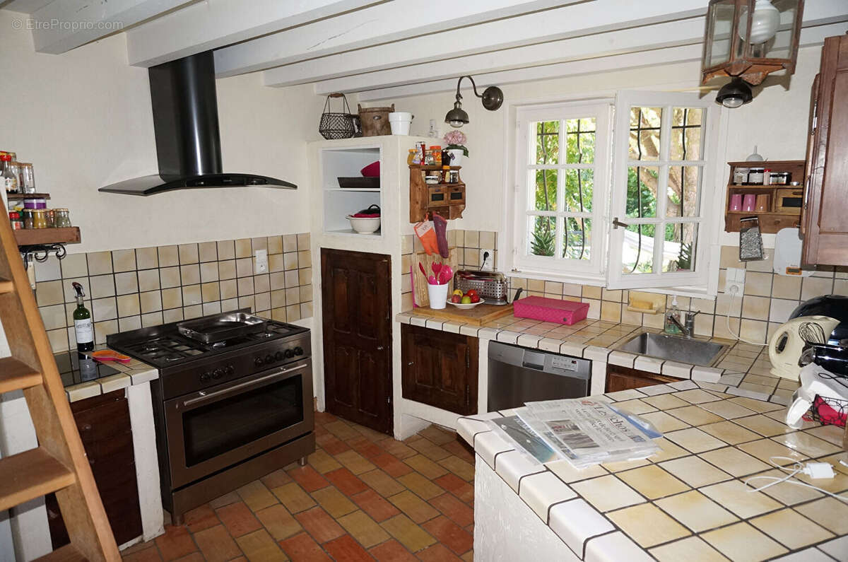 VILLA - VIENNE - 6 pièces - 132 m2 - photo 15