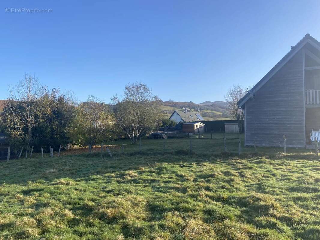 Terrain à CHASTREIX