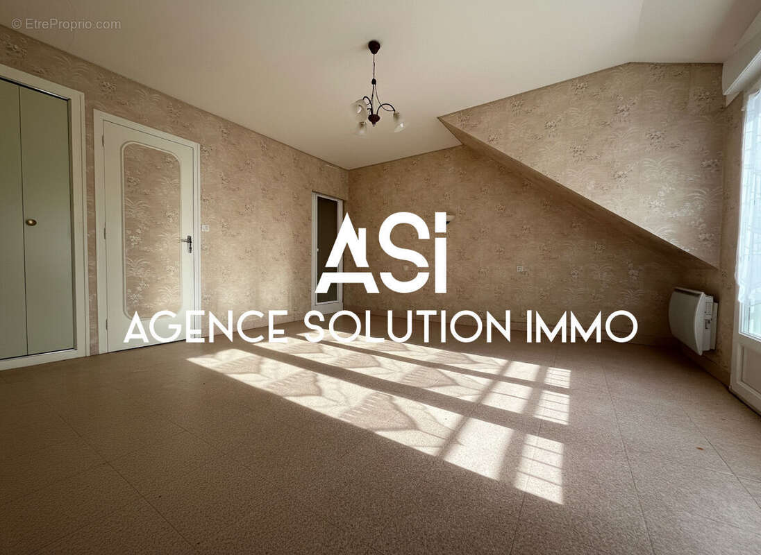 Maison à VILLAINES-LA-JUHEL