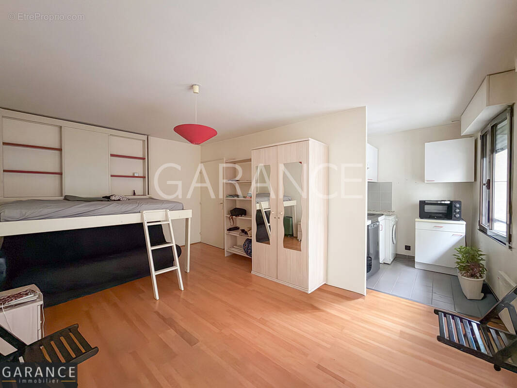 Appartement à PARIS-14E