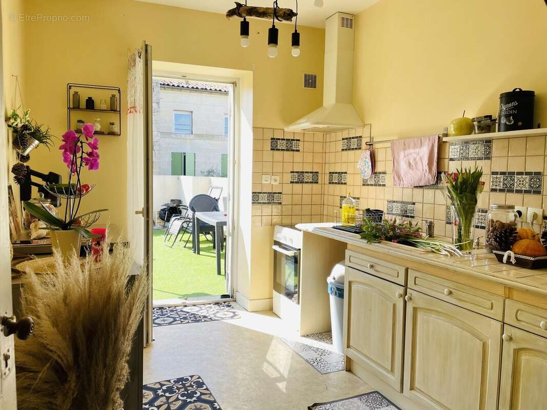 Maison 220 m² à Gemozac  - photo 6