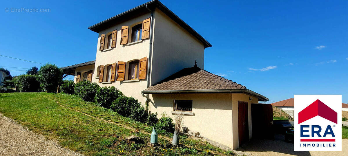 Maison à LA TOUR-DU-PIN