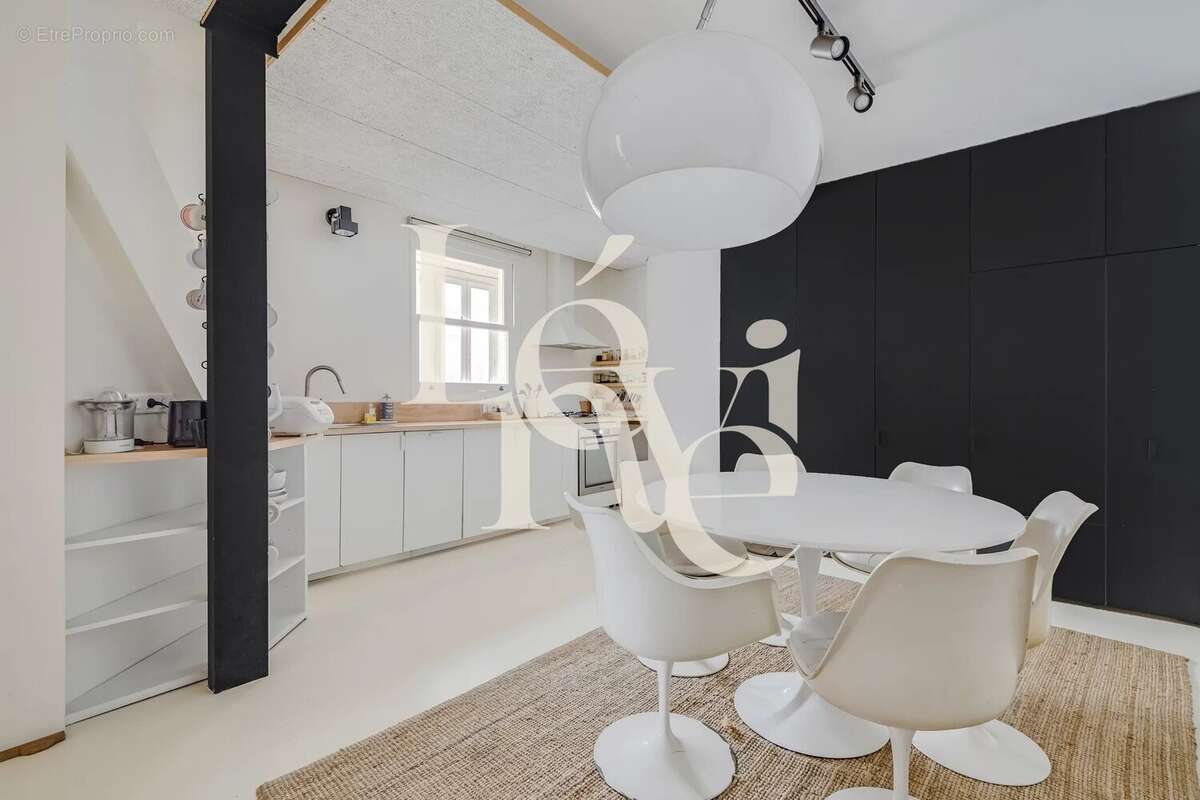 Appartement à PARIS-10E