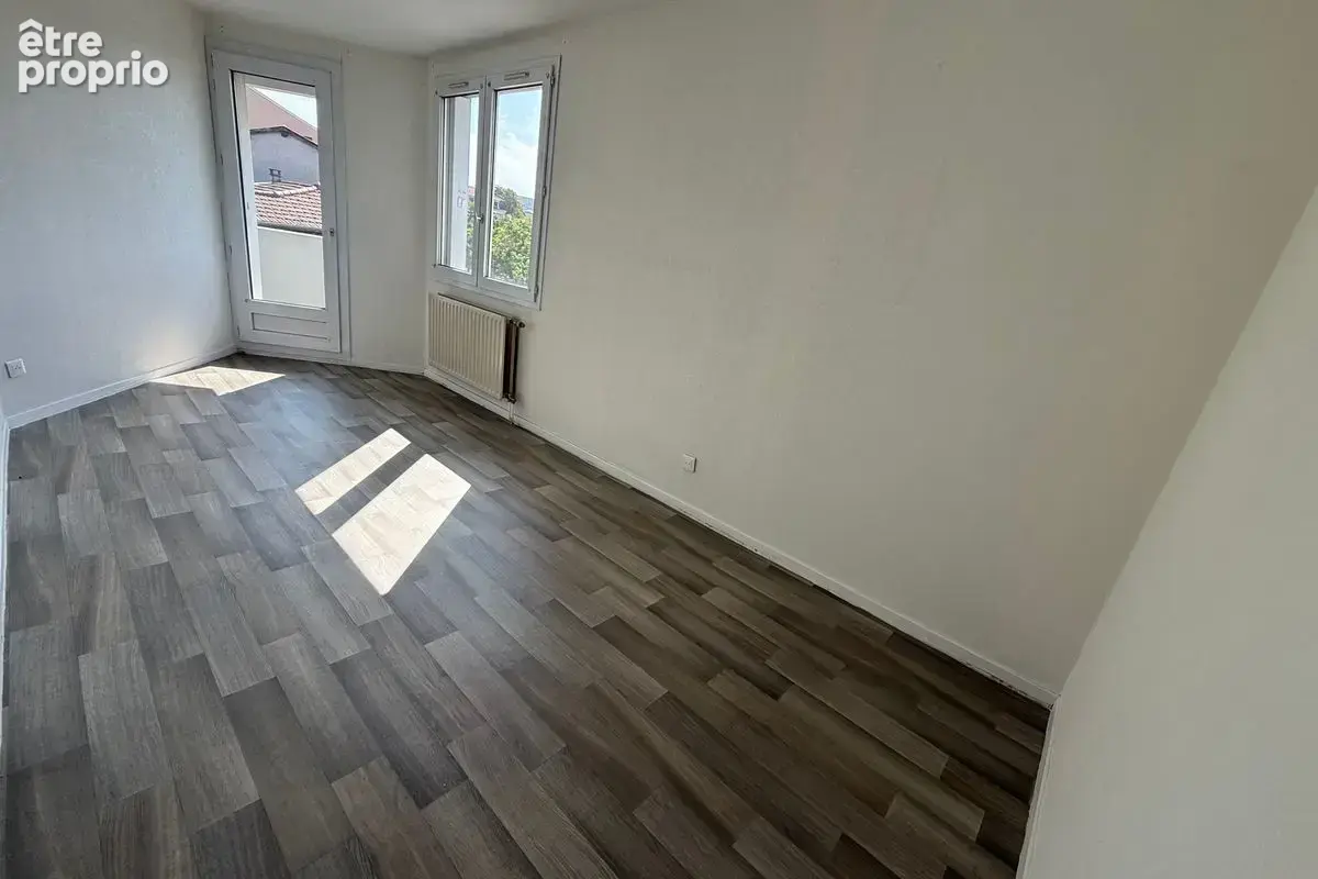 T4 de 85,66 m² à Vénissieux au prix de vente de 156 500 € - photo 3