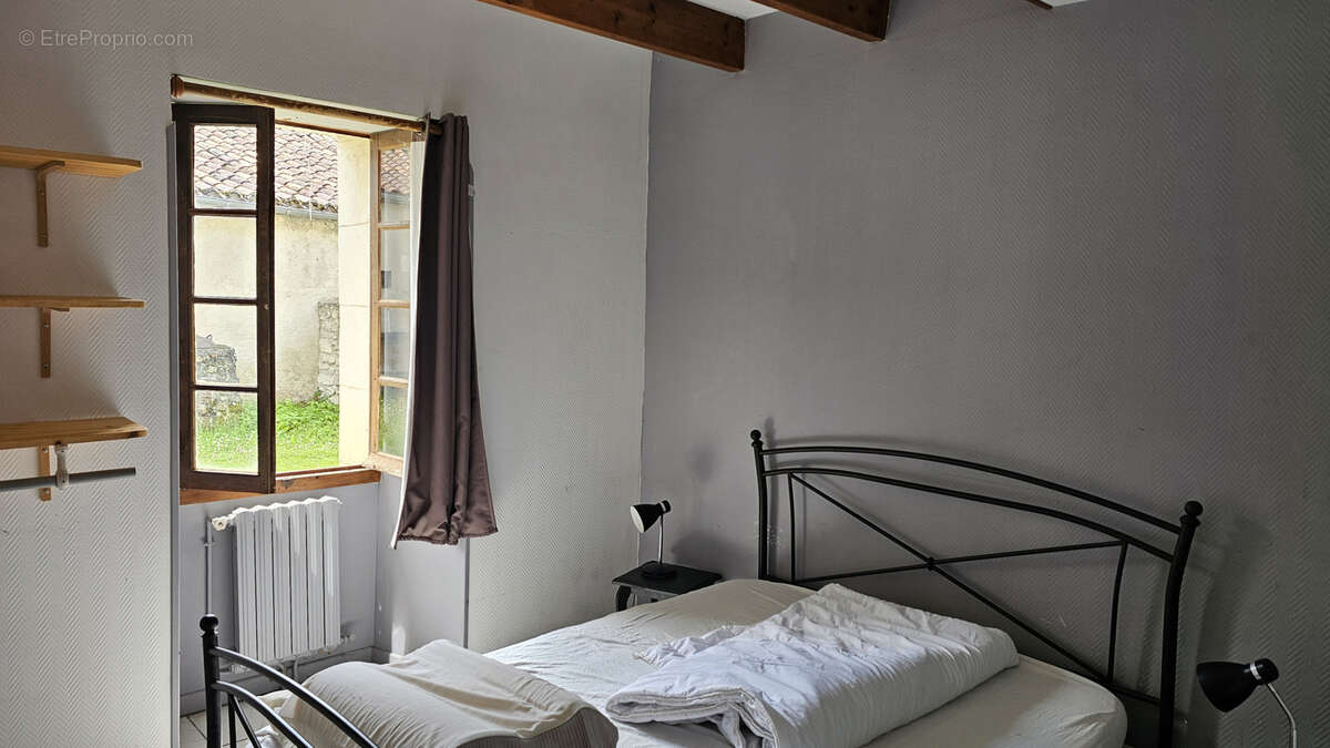 Maison à MONTAGRIER