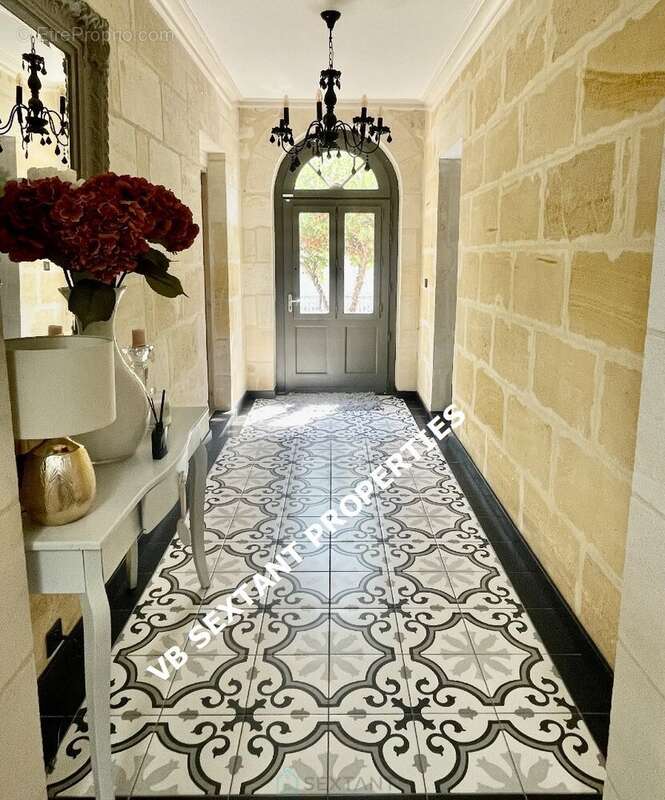 Maison à SAINT-CAPRAIS-DE-BORDEAUX