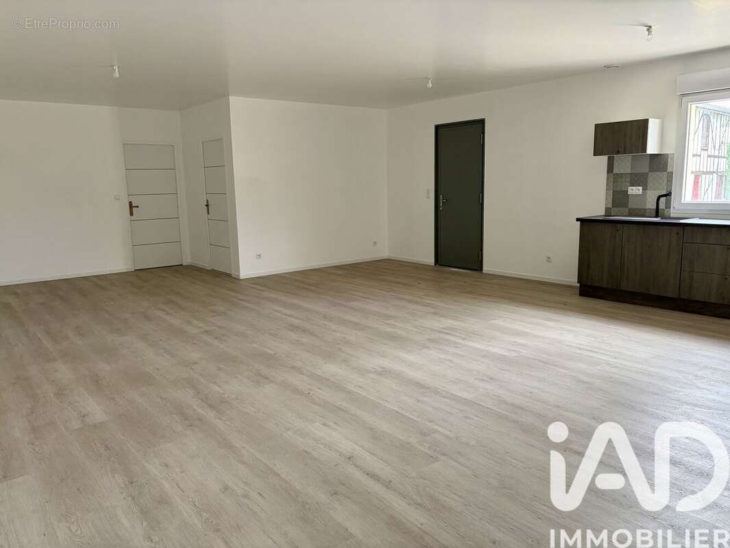 Photo 4 - Maison à LOUZE