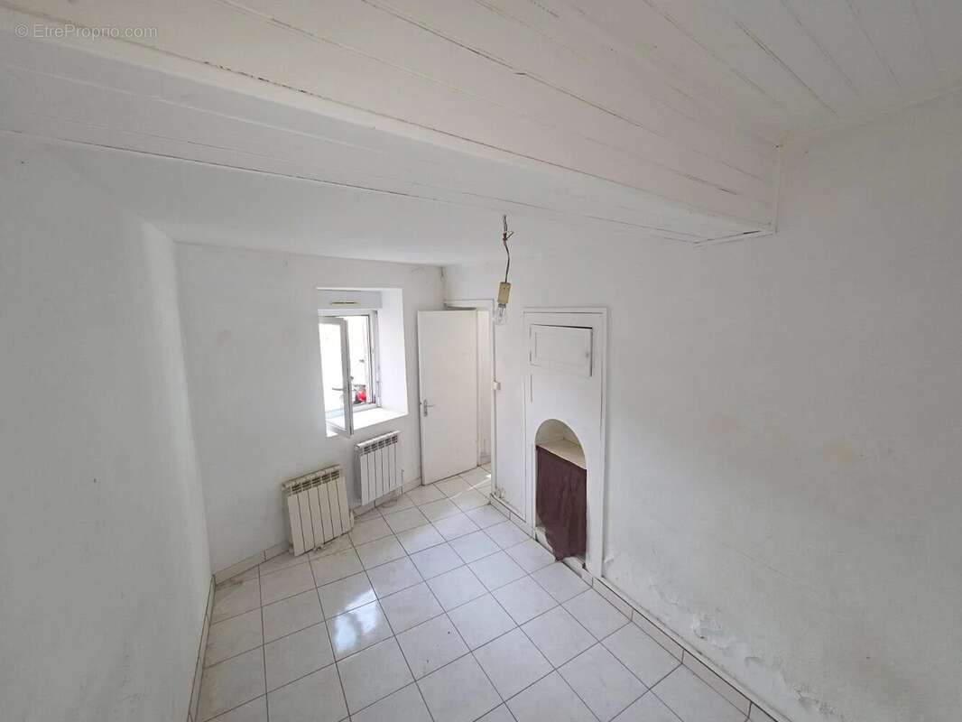 Maison à VILLIEU-LOYES-MOLLON