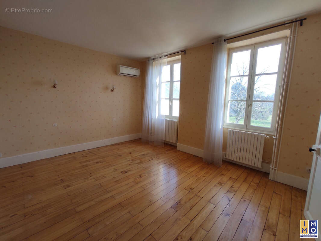 Maison à BAUGY