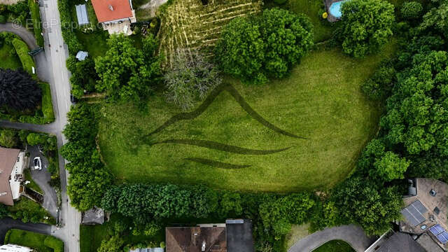 Terrain à VETRAZ-MONTHOUX