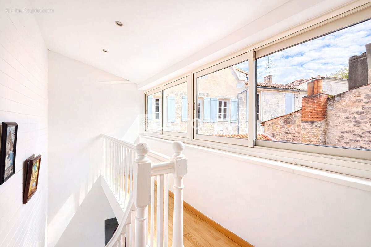 Appartement à SAINTES