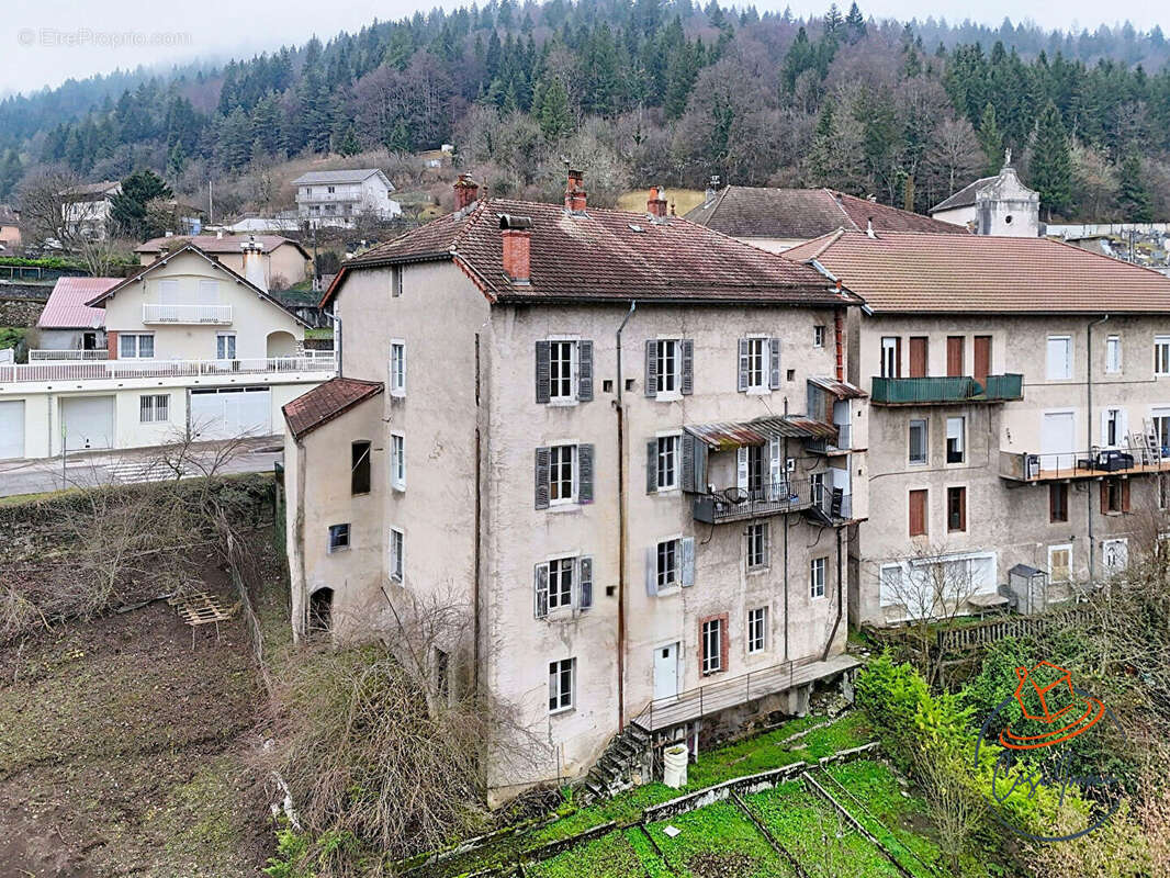 Appartement à SAINT-GERMAIN-DE-JOUX