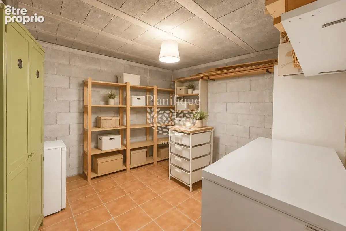 Maison familiale de caractère   311 m2 surface utile + 80 m2 d'annexes   Secteur résidentiel de Gex - photo 20