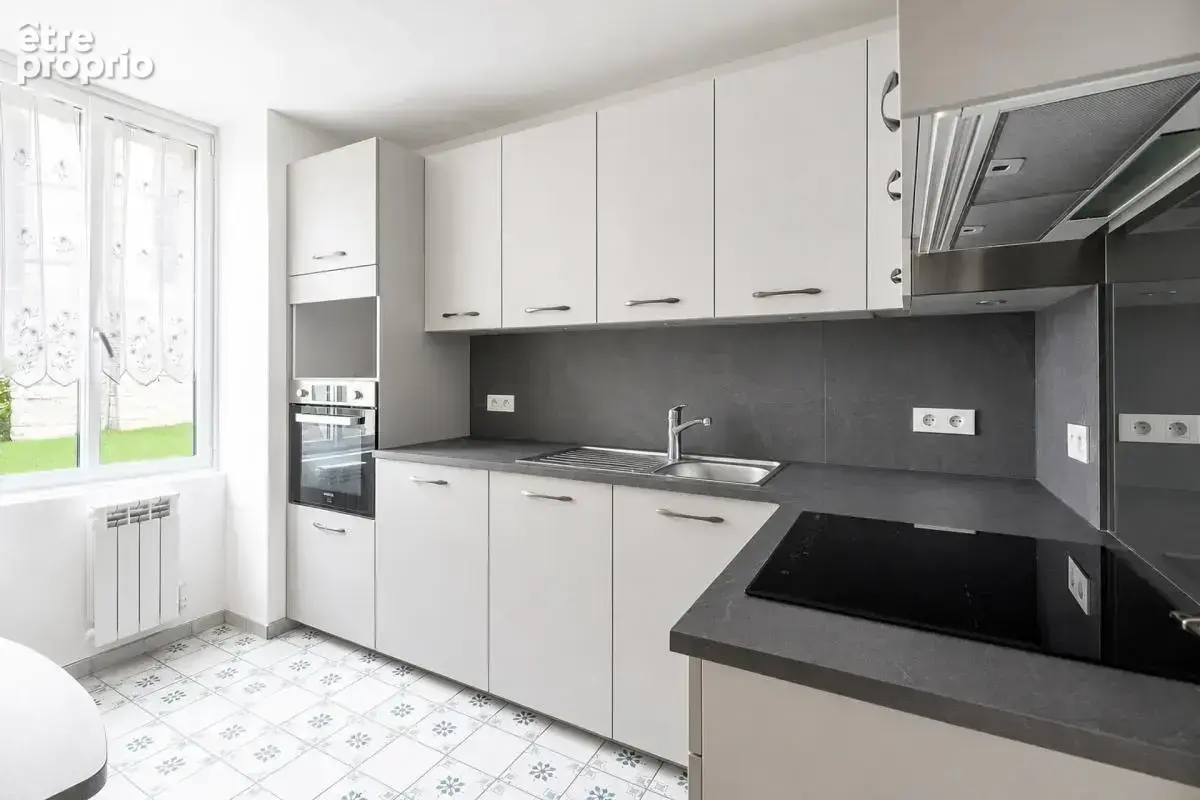 Maison de caractère avec jardin - 104 m2 - Villeneuve-le-Comte - photo 4