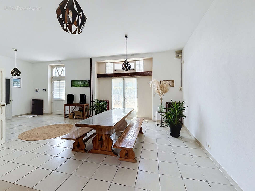 Maison de caractère des années 30   180 m2   Sireuil - photo 3