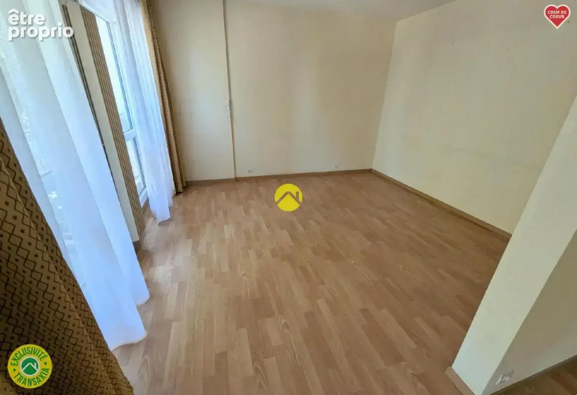 Apt T4. 87m².Garage.Parking.Cave - photo 4