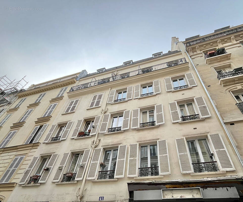 Appartement à PARIS-17E