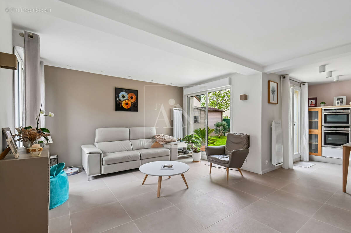Maison à NANTERRE