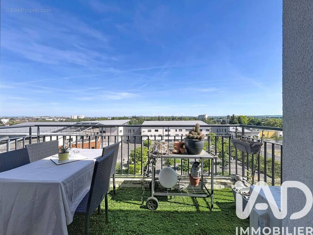 Photo 1 - Appartement à VENISSIEUX