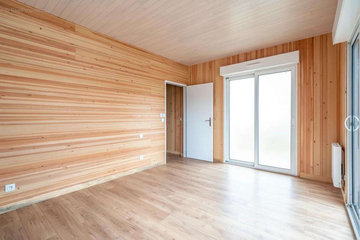 Maison à ARES