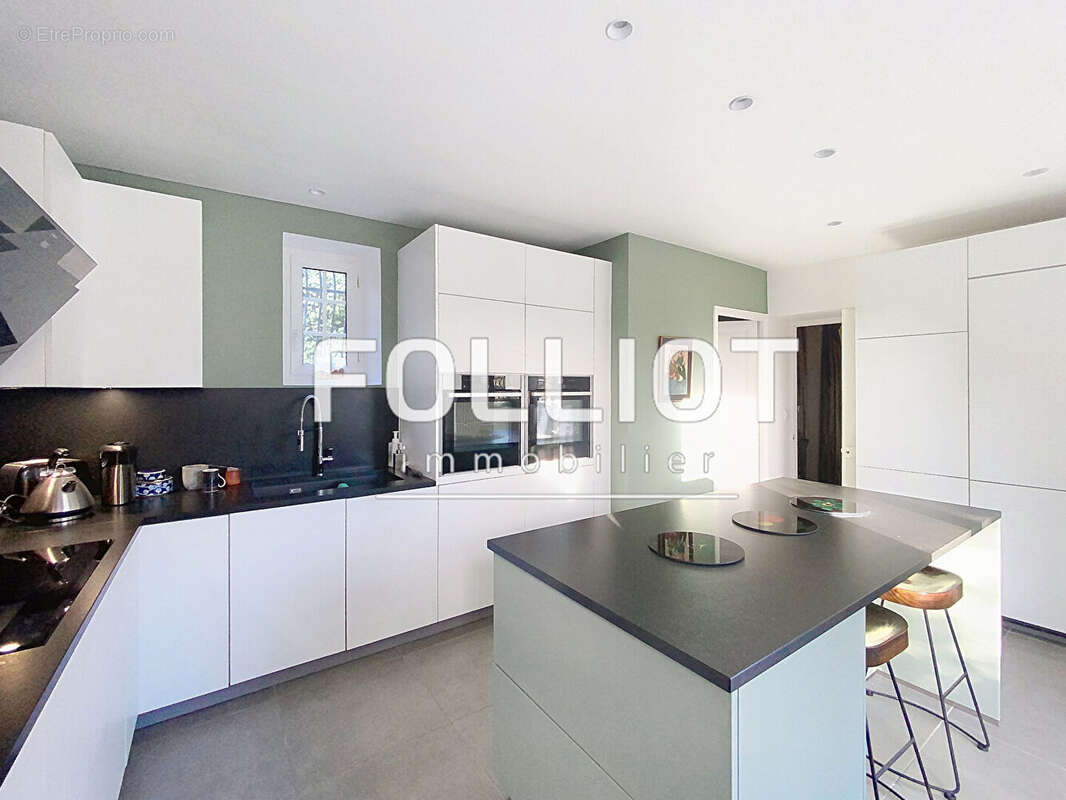 Maison à COURVAUDON