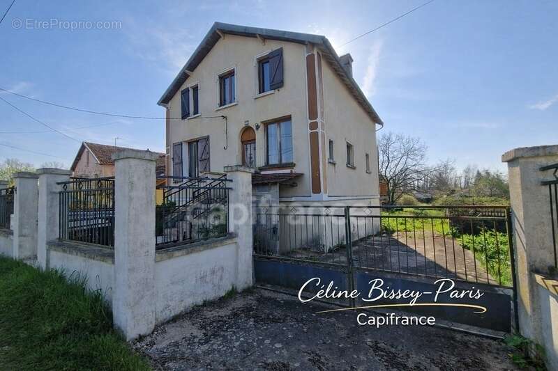 Maison 5 Pièces, 4 chambres, 994M2 de terrain MIGENNES (89) - photo 15