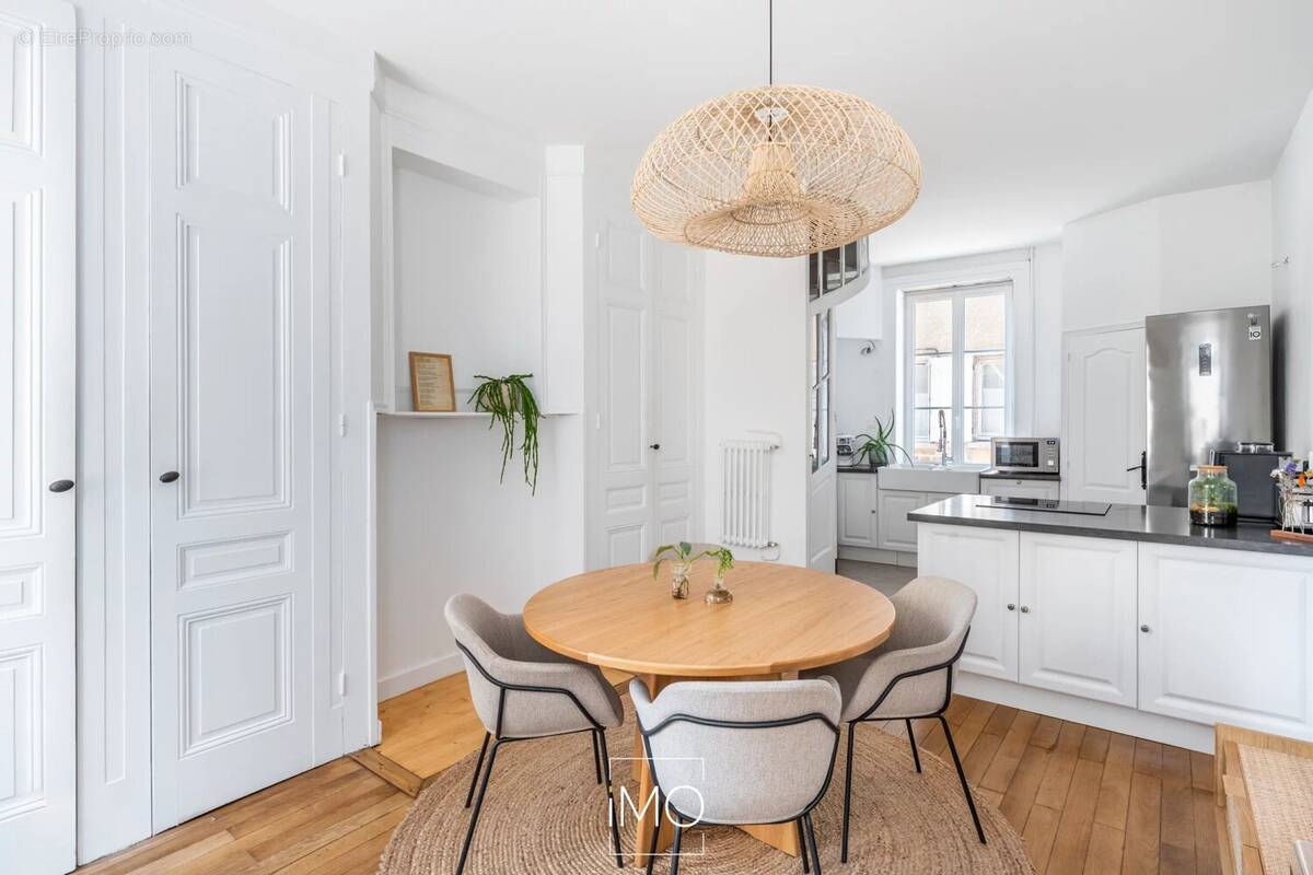 Appartement à CHASSELAY
