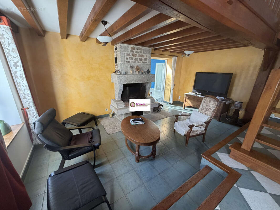 Maison à LE MELE-SUR-SARTHE