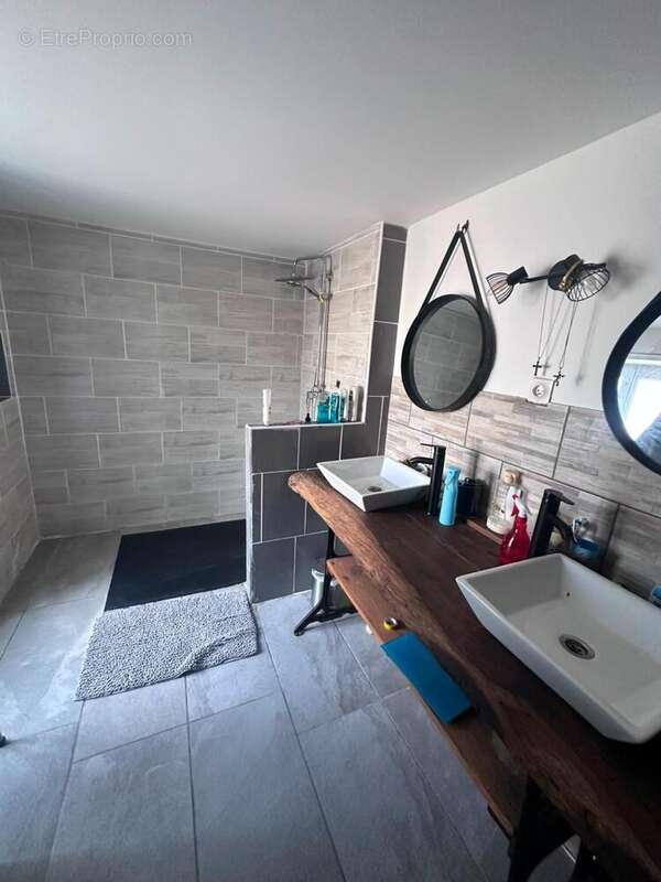 Maison 133 m² à Savigny-En-Veron  - photo 6