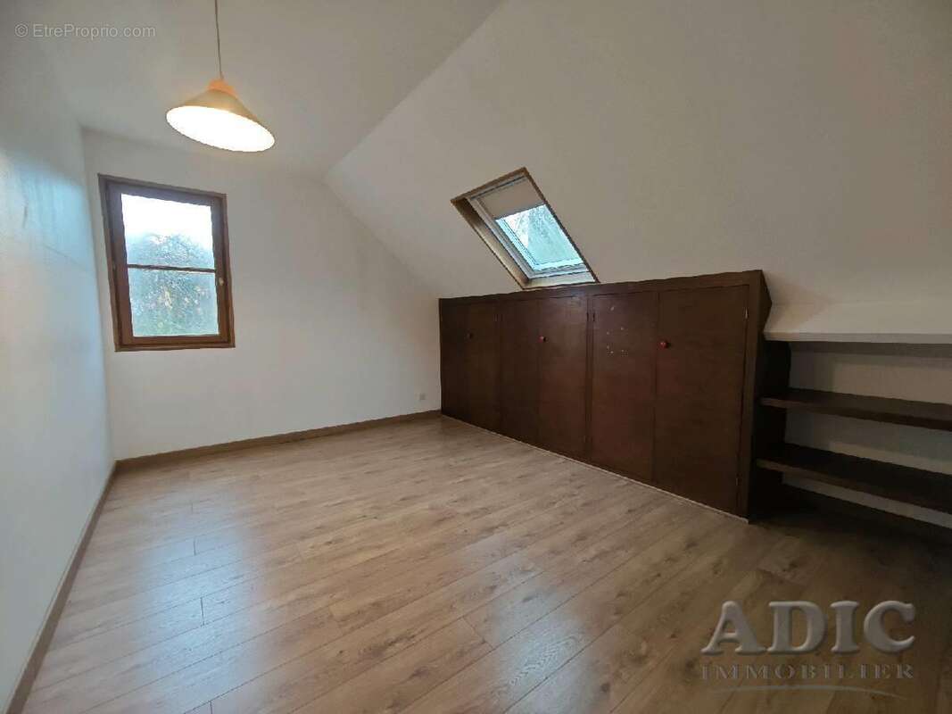 Maison à ERMENONVILLE