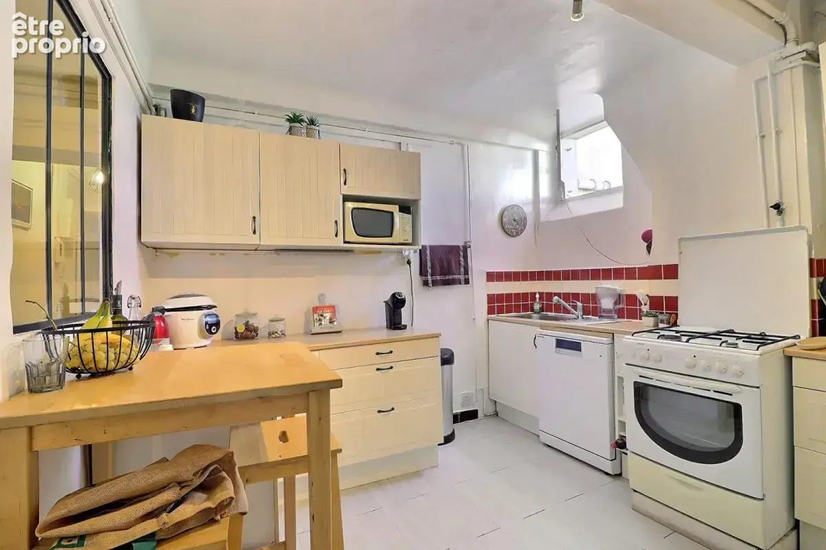 Centre ville sanary sur mer - appartement de type 3 - - photo 6