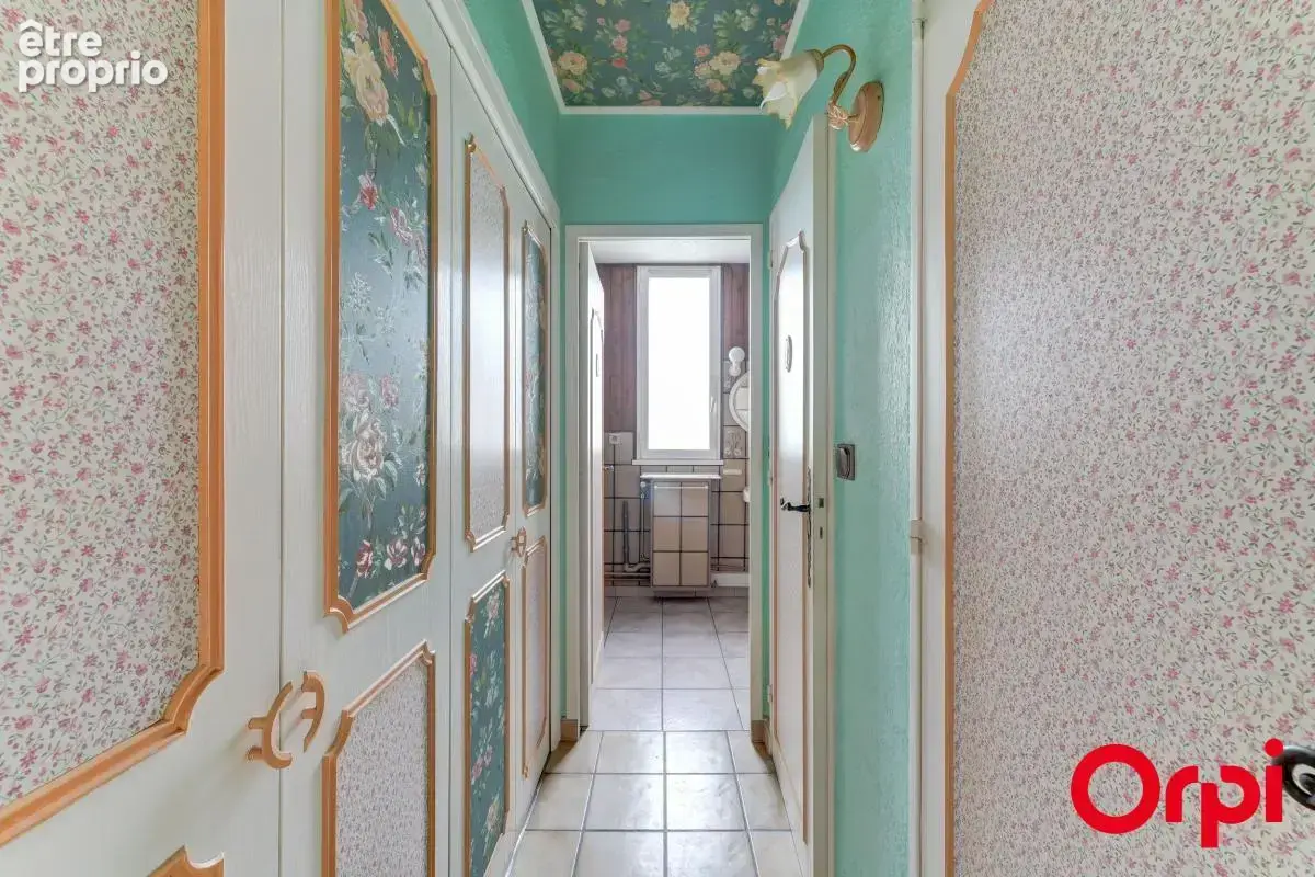 Exclusivité Orpi - Appartement T3 lumineux et traversant de près de 70 m2 avec une place privative - photo 12