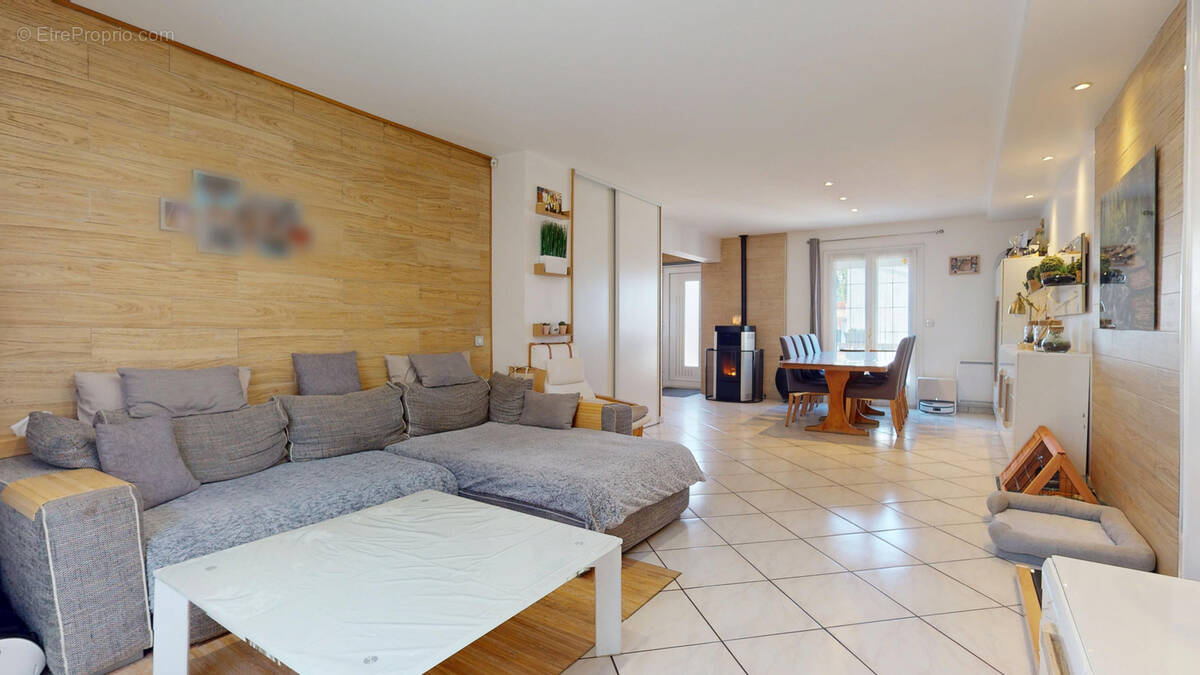 Maison à SARTROUVILLE