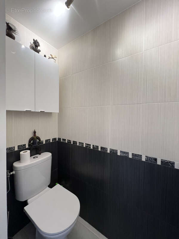 Appartement à SAINT-LAURENT-DU-VAR