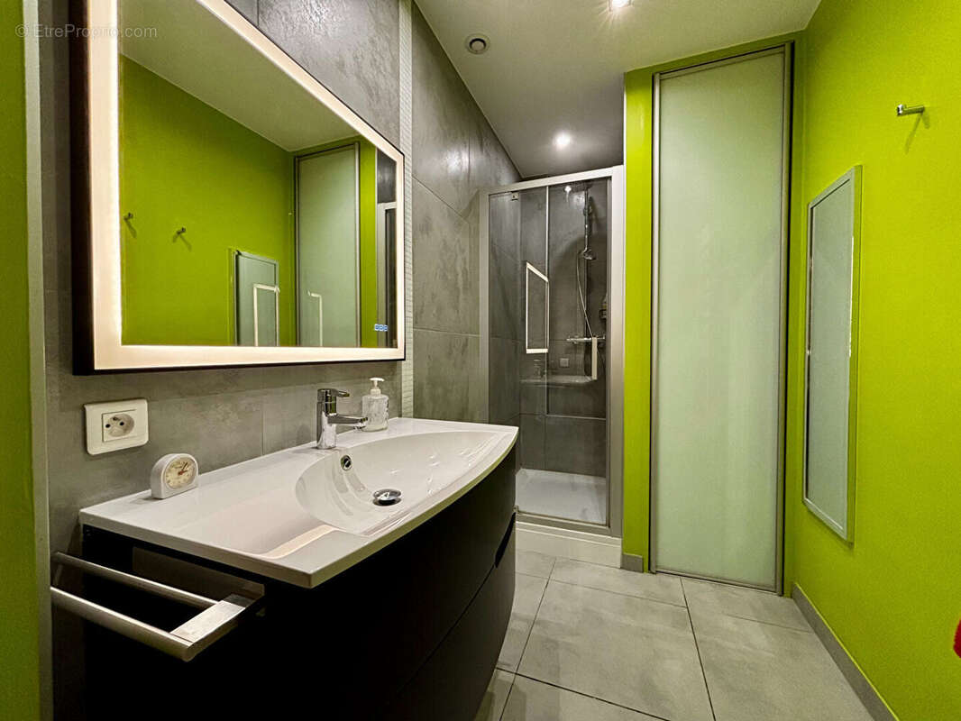 Appartement à SAINT-ETIENNE