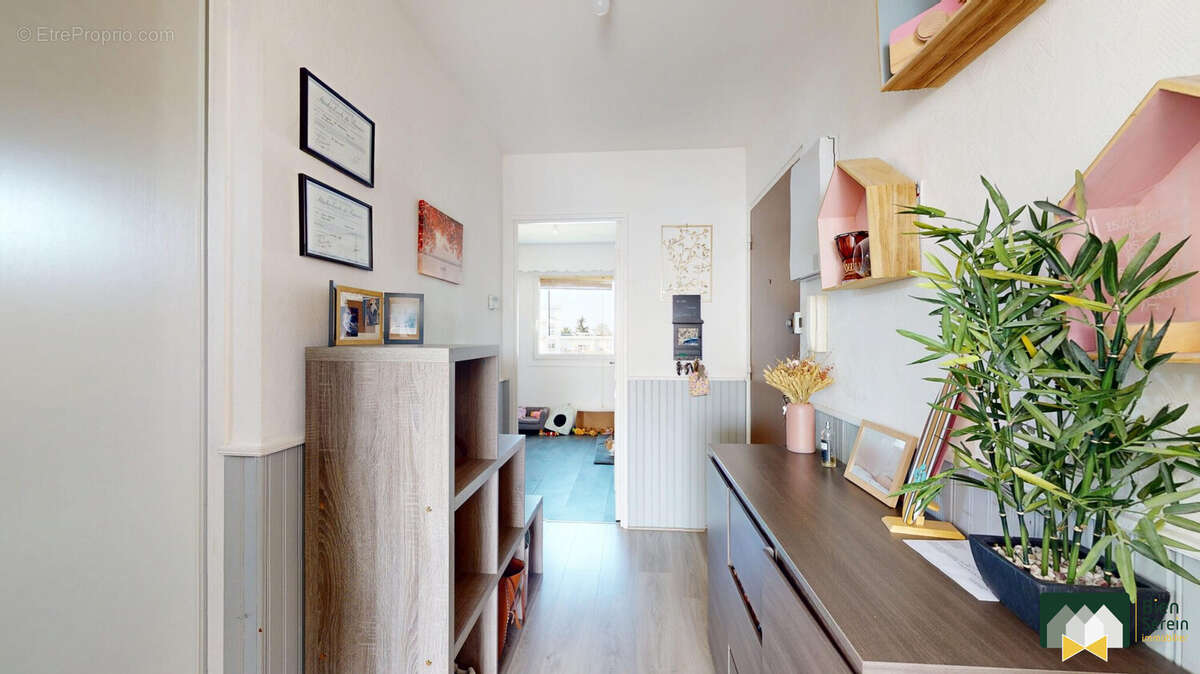 Appartement à MAINVILLIERS