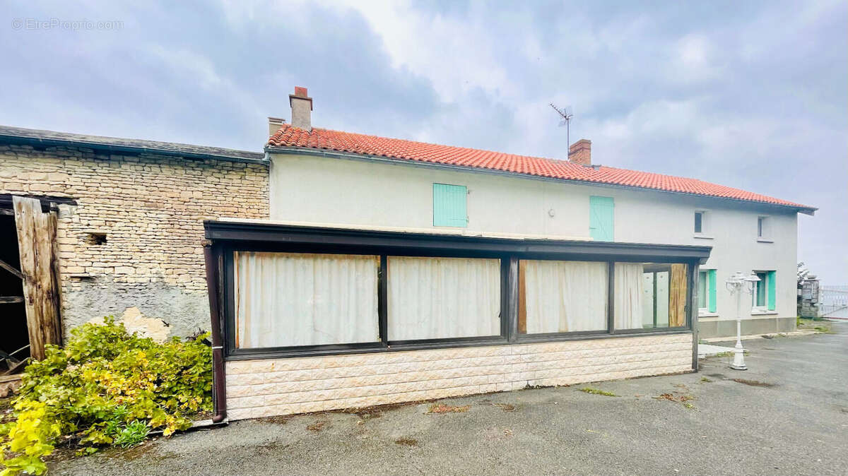 Maison à VOUZAILLES