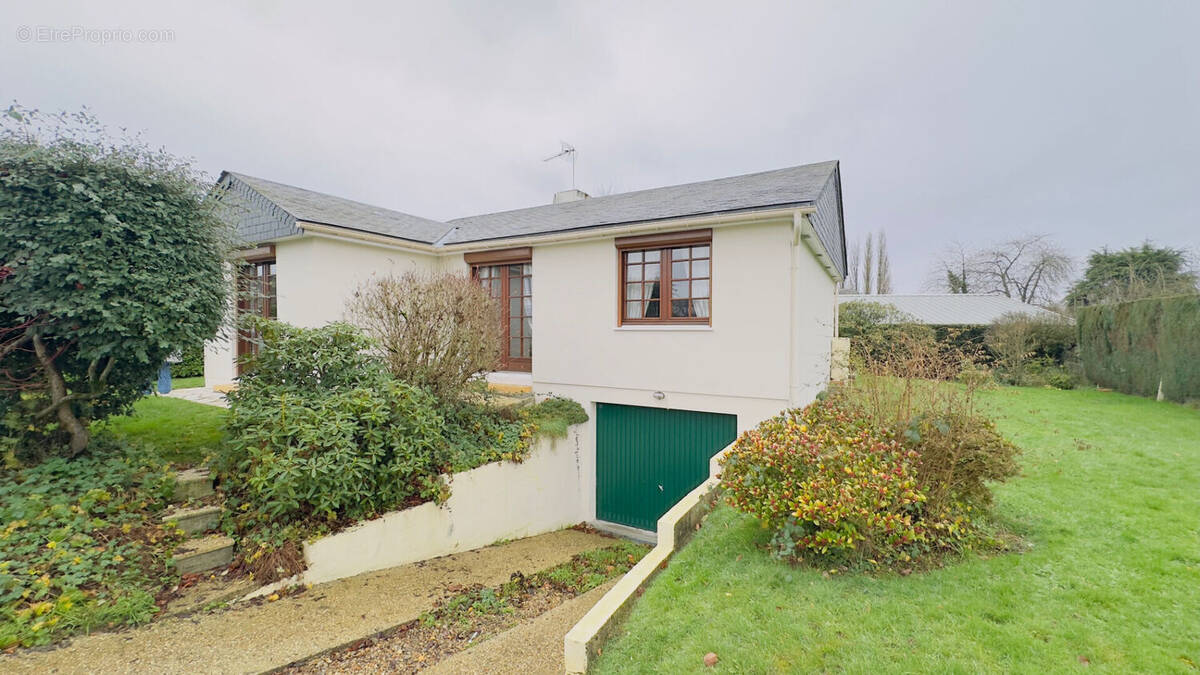 Maison à SAINT-JACQUES-SUR-DARNETAL