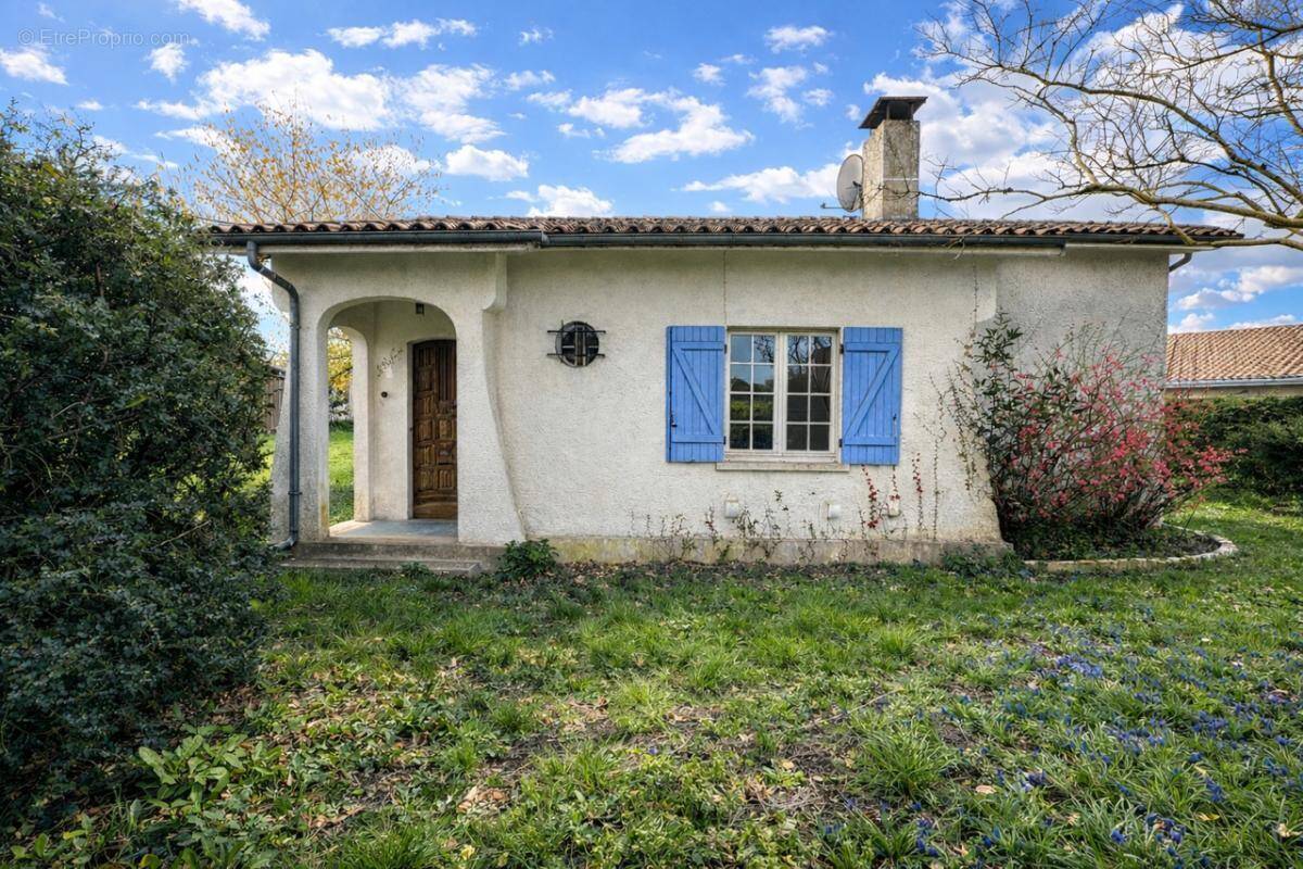 Maison à SALLES