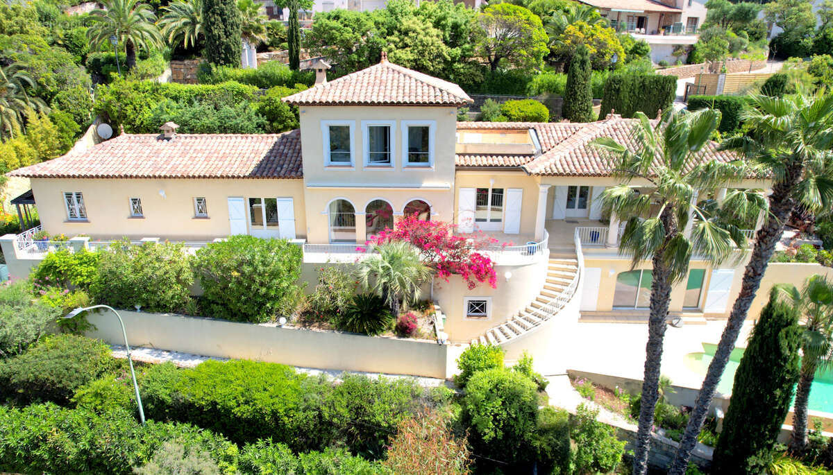 Maison à LES ISSAMBRES