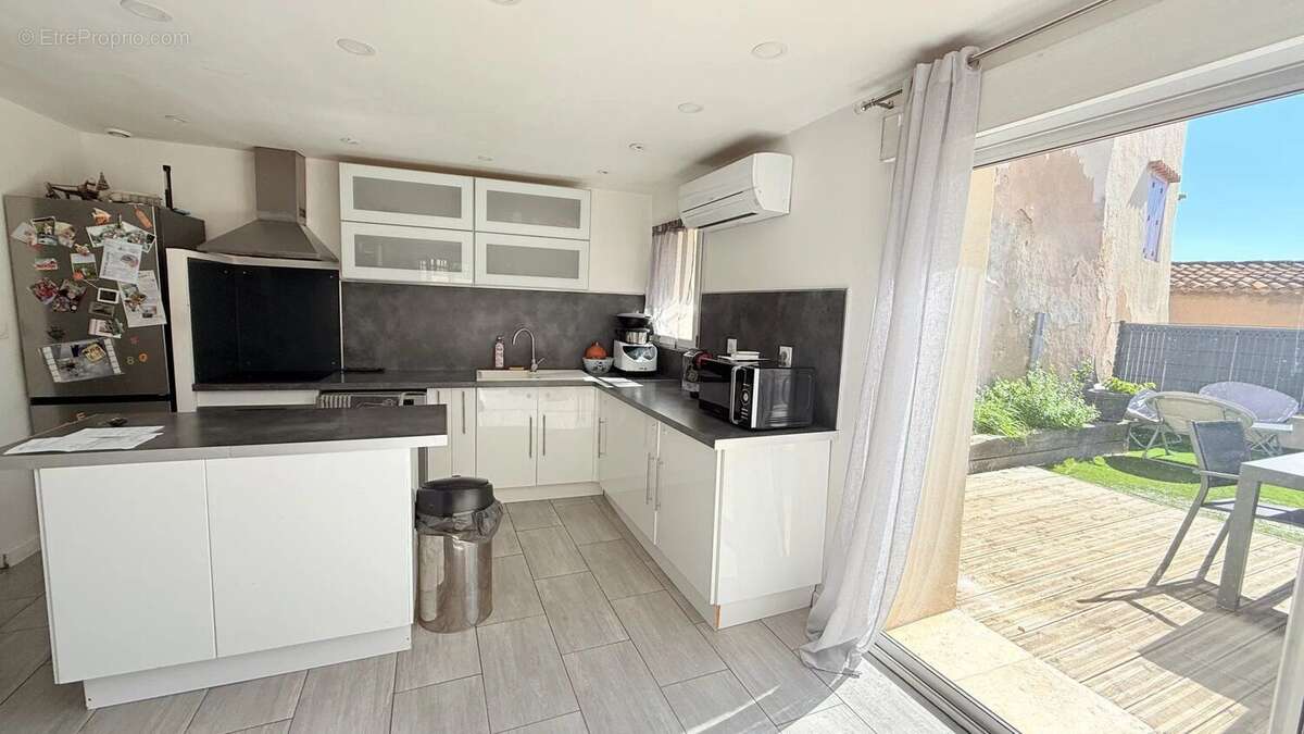 Maison à POURRIERES