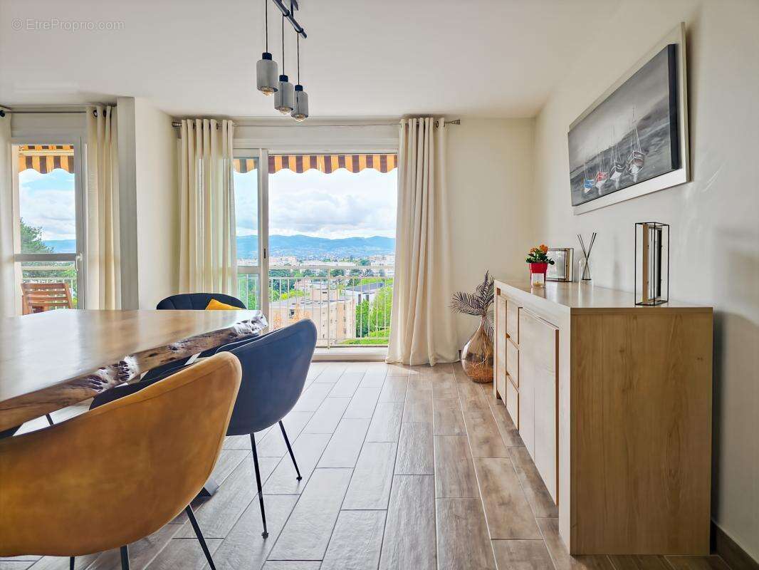 Appartement à SAINTE-FOY-LES-LYON