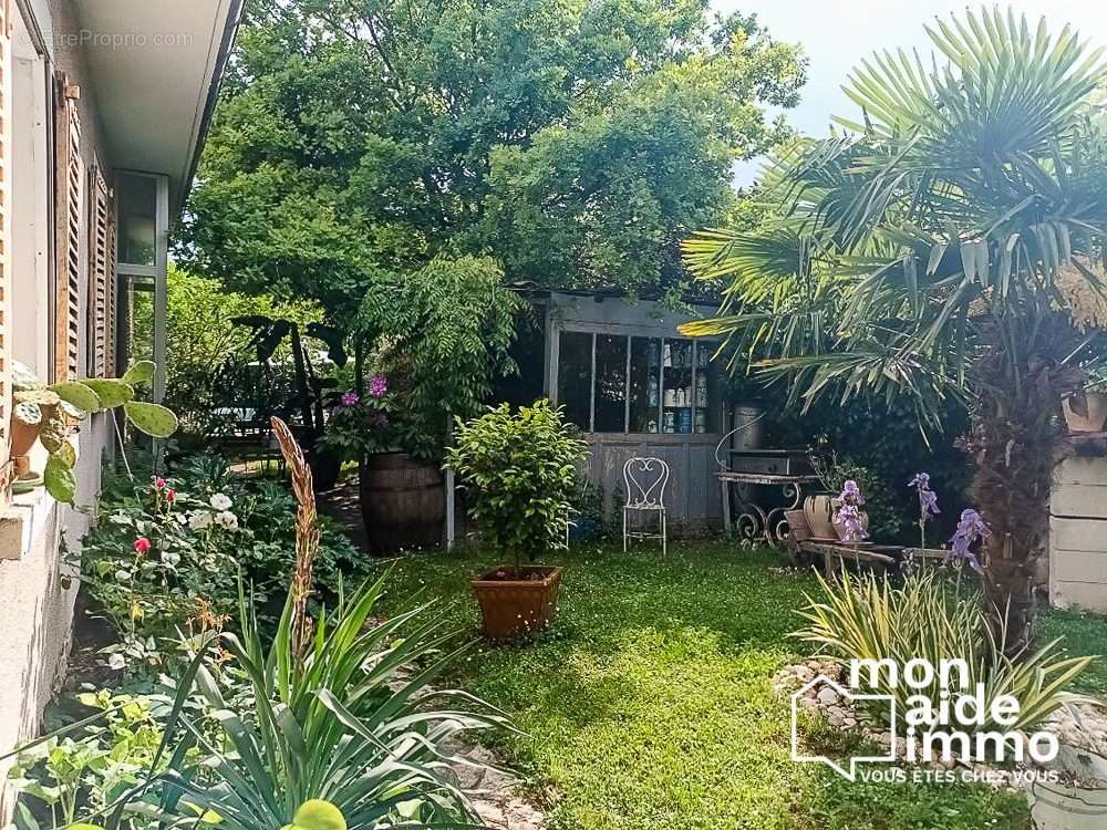 Maison à ONET-LE-CHATEAU