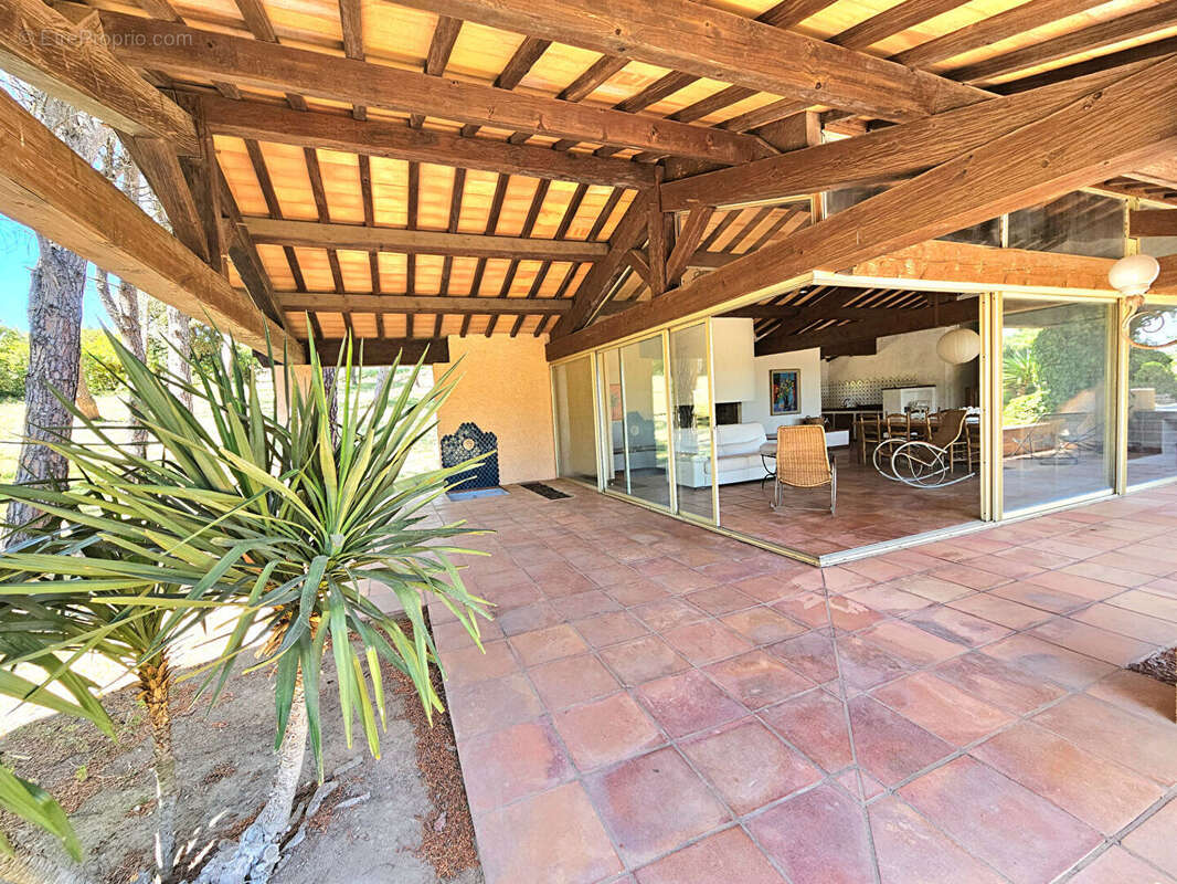 Maison à VILLEMOUSTAUSSOU