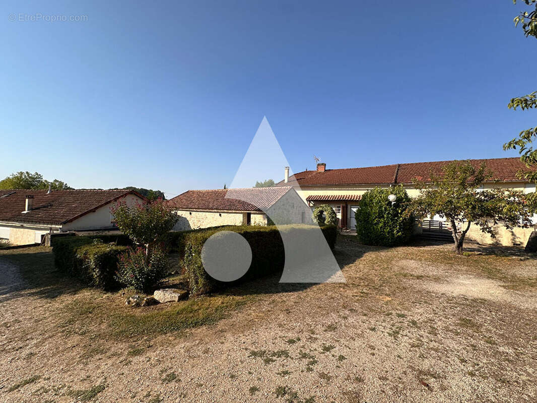 Maison à FRANCOULES