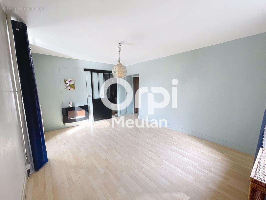 Appartement à SERAINCOURT